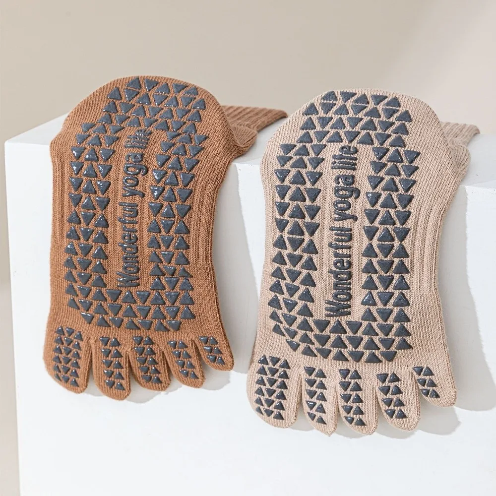 خمسة أصابع الرياضة تو الجوارب أصابع منفصلة سيليكون المضادة للانزلاق النساء اليوغا الجوارب طويلة أنبوب مرونة الرياضة جوارب بيلاتيس