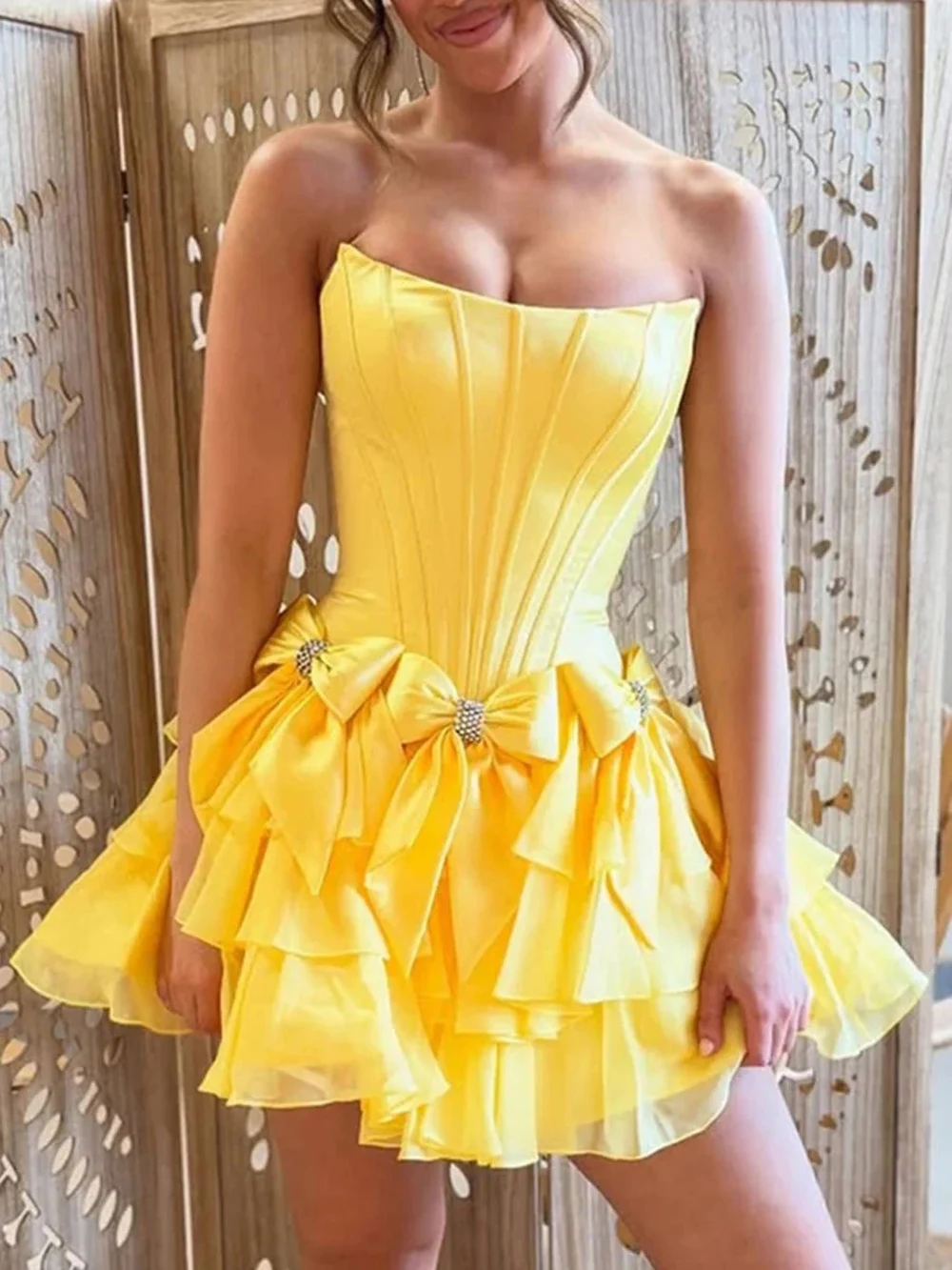 Strapless Blauwe Homecoming Jurken met Strik Backless Tiered vestidos de graduacion corto 2025 jurk voor afstuderen Prom Dress