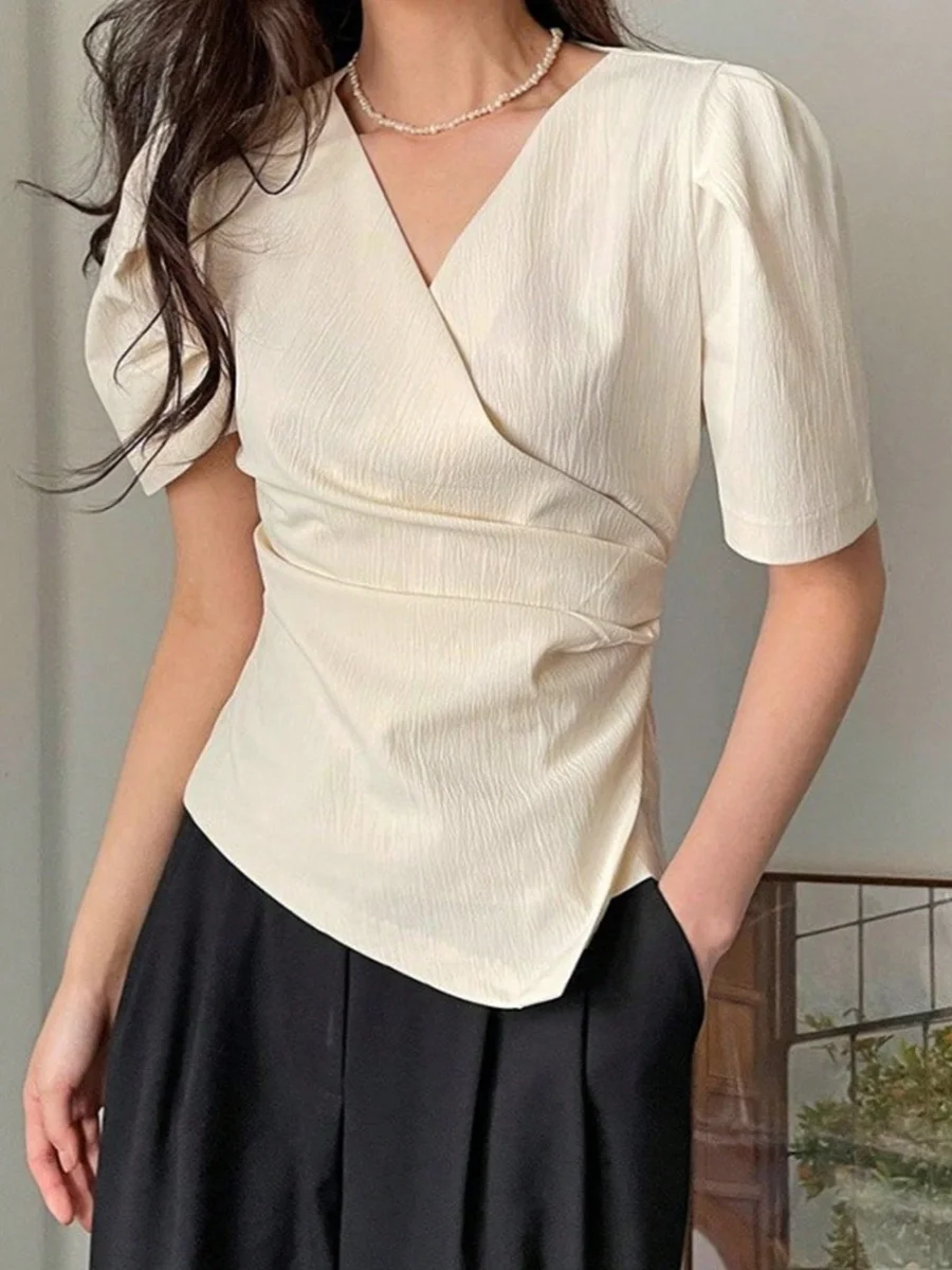 

French Style Pleated Short Sleeve V-Neck Cross Design Shirt Women's Chic Summer High-End Feeling Uneven Design Sense Aud...