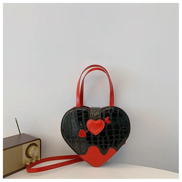 

Лидер продаж 2025 года, модная сумка в форме сердца для девочек, милая персонализированная темпераментная сумка через плечо для девочек