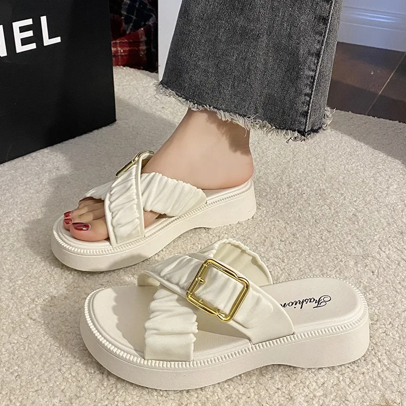 Zapatillas de mujer versátiles a la moda, novedad de verano 20224, zapatillas de cuña antideslizantes con parte inferior gruesa, ropa transfronteriza