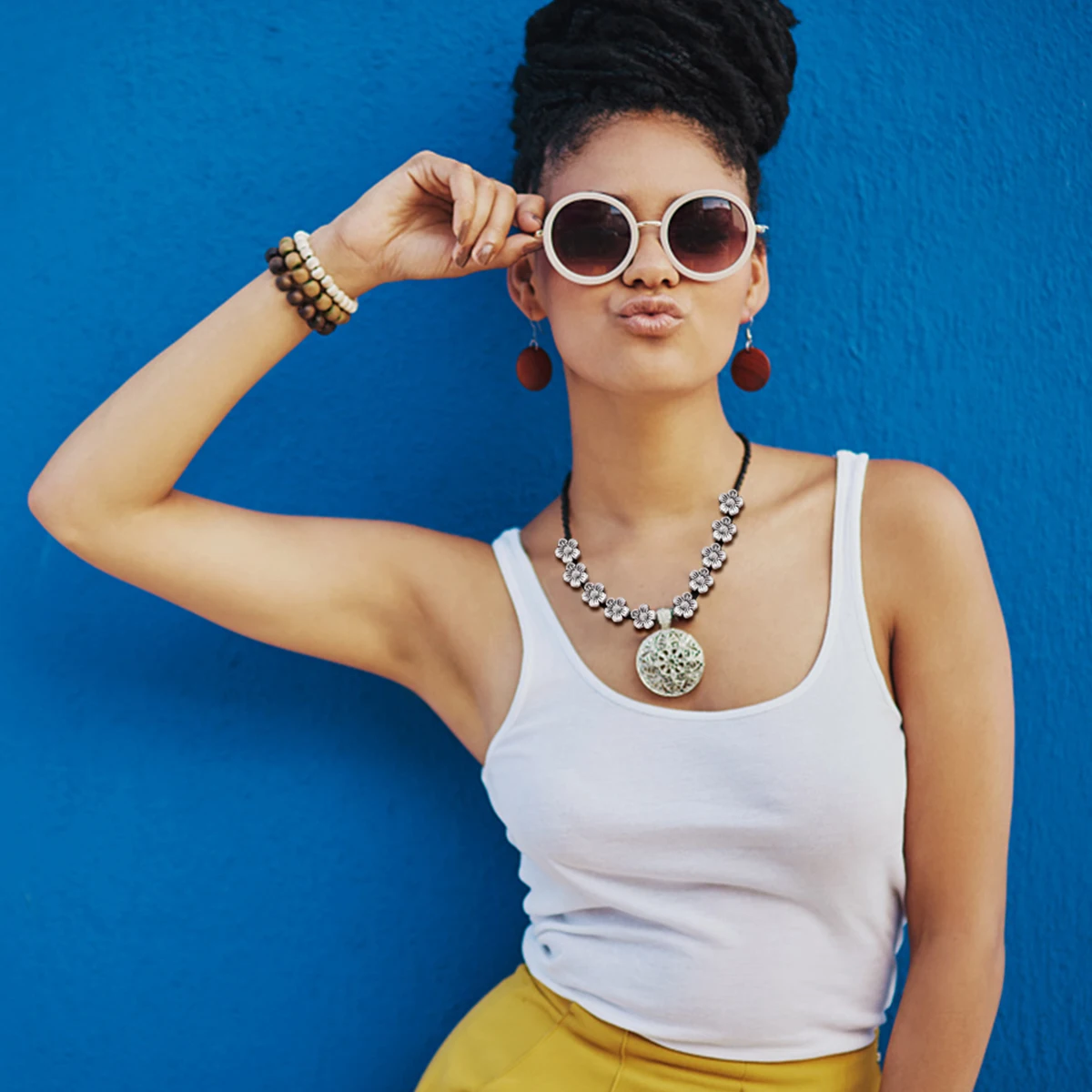 

100pcs Retro Tibetan Silver Beads Vintage Spacer Flower Alloy Sunflower Pendants Jewelry Accessories Necklace Making DIY Gifts