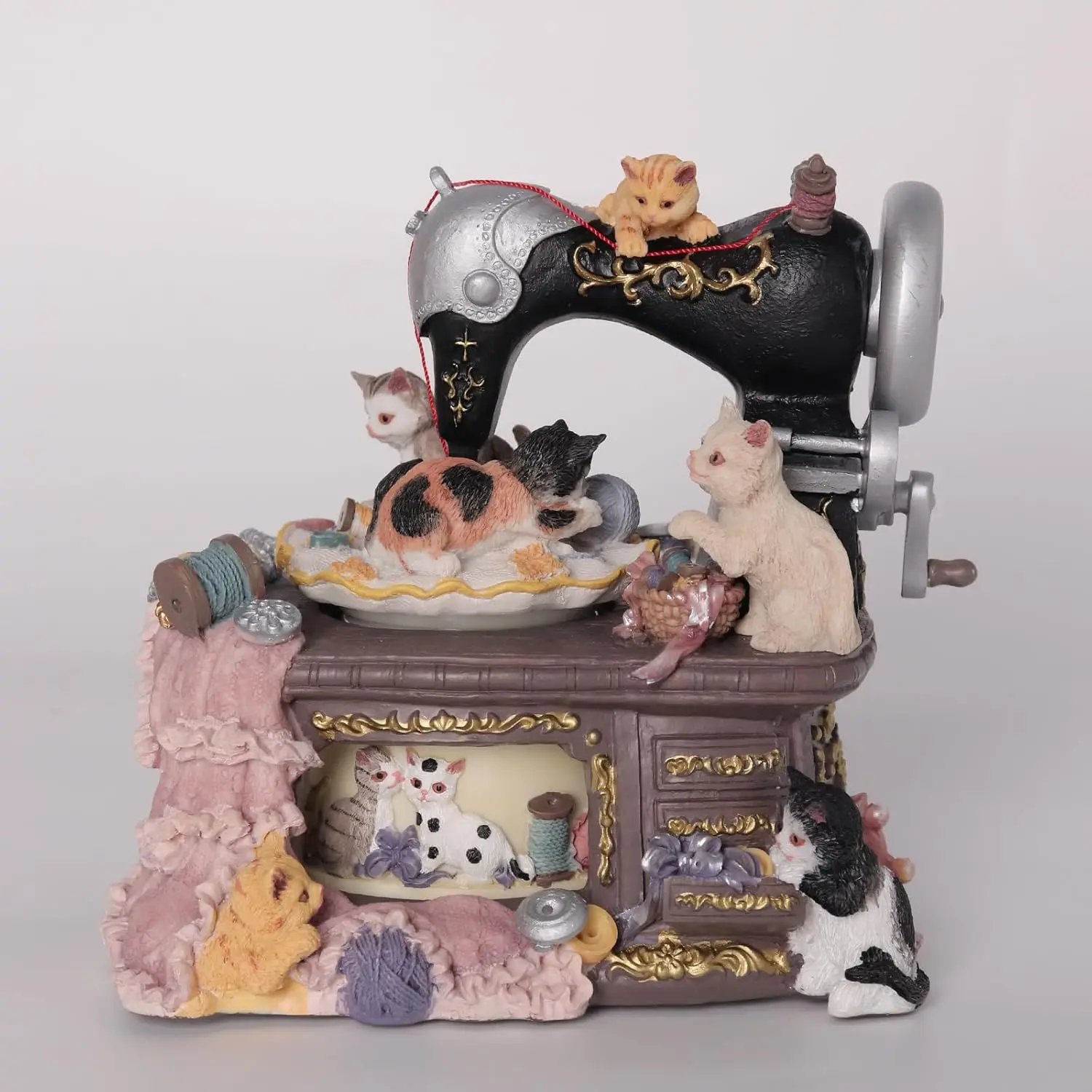 

Cute Cat Sewing Machine Music Box with Rotating Fittings, Perfect Girls Birthday or Valentine Gift