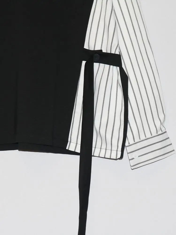 [EAM] White Spliced Striped Ribbon Big Size Sweatshirt New Round Neck Long Sleeve Women Fashion Tide Spring Autumn 2026 1DK0357
