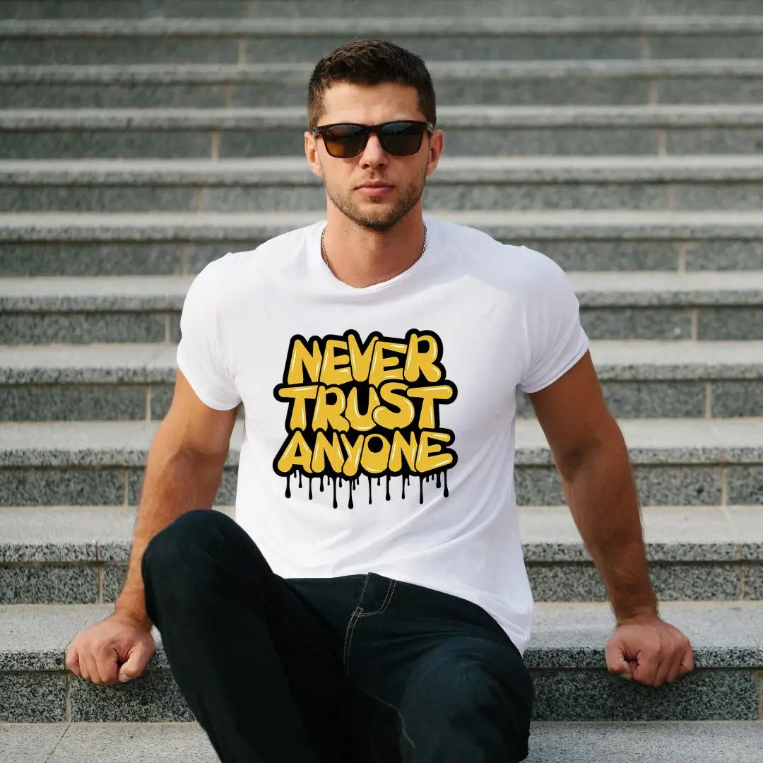 T-shirt unisexe en coton épais « Never Trust Anyone », T-shirt graphique graffiti, streetwear tendance, cadeau pour amis, vêtements décontractés « Smile More »
