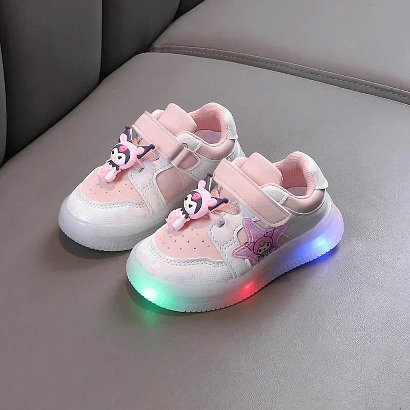 أحذية سانريو كورومي للأطفال أحذية رياضية للبنات لفترة الربيع والخريف مصباح ليد كرتوني Y2K كاوليا حلوة Let In Air Student