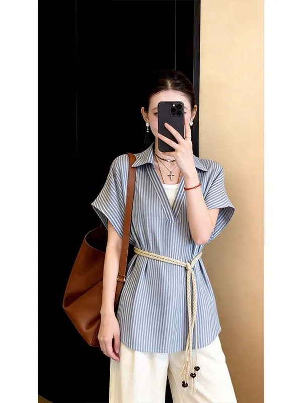 

Женская модная блузка больших размеров в корейском стиле: ретро-топ с V-образным вырезом, в полоску, с лоскутным узором, коротким рукавом, свободного кроя, с поясом, визуально стройнящая фигуру