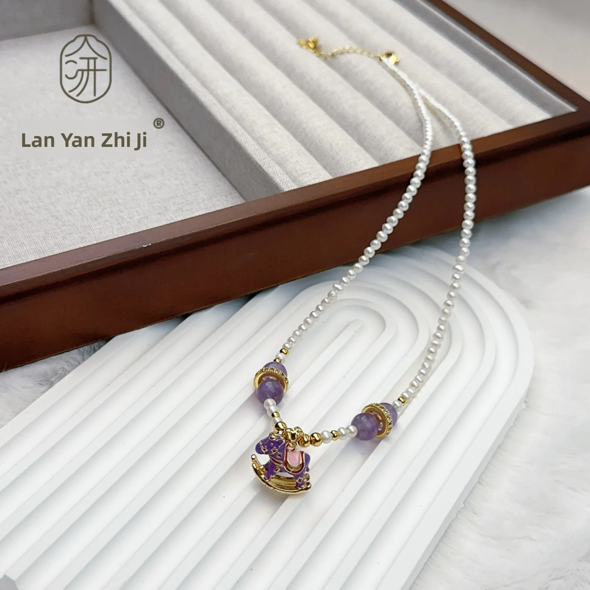 collana-lan-yan-zhi-ji-con-perla-naturale-d'acqua-dolce-e-cristallo-viola-nuovo-stile-cinese-con-ciondolo-rotante-in-legno-9808
