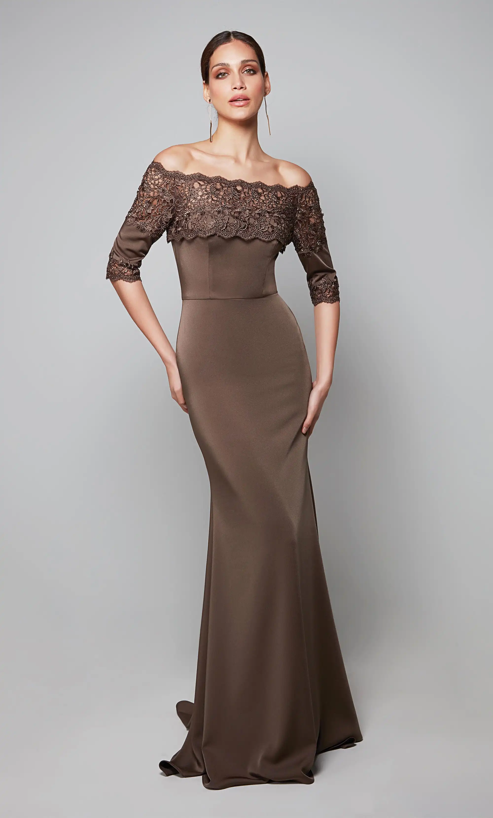 2023 Elegant ชุดเจ้าสาวตรงปิดไหล่ภาพลวงตากลับยืด Crepe Lace Top อย่างเป็นทางการ Evening Prom ชุด