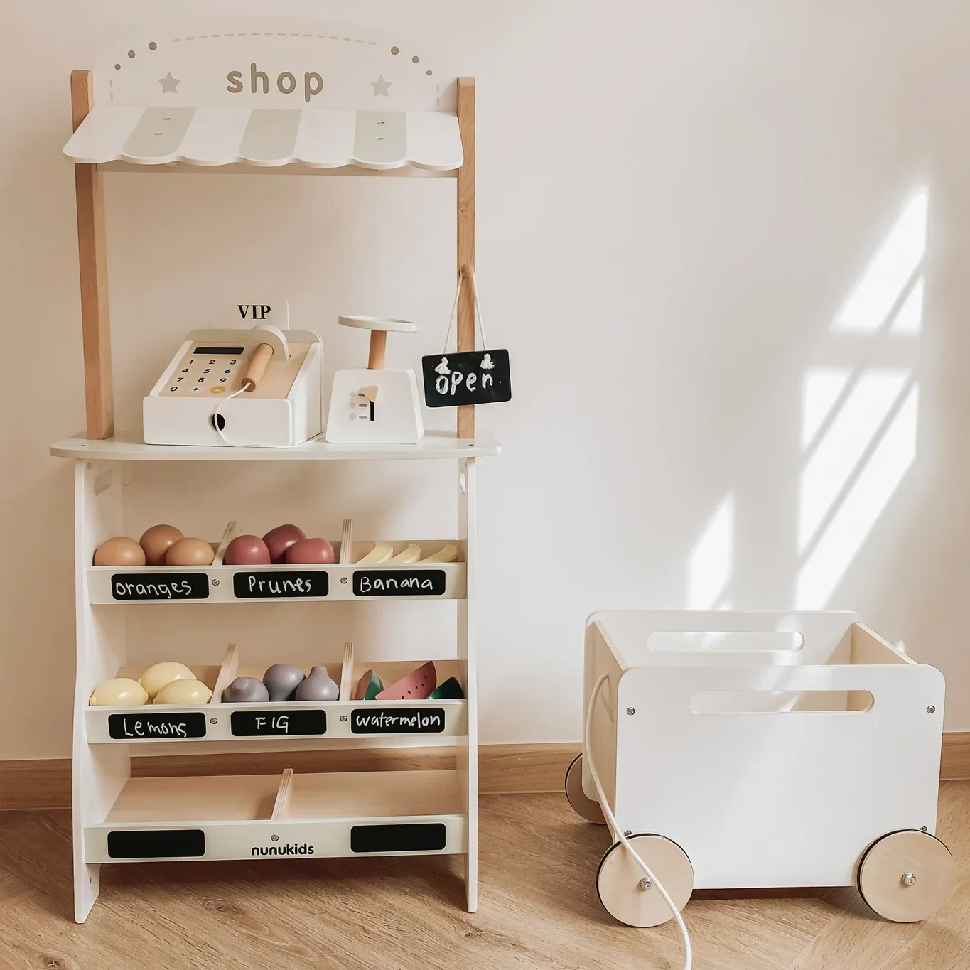 

Grocery Store Pretends to Play Wooden Toy Fruit Rack Kids Natural Style Market Rack Play Food Set with Toy Cash Register