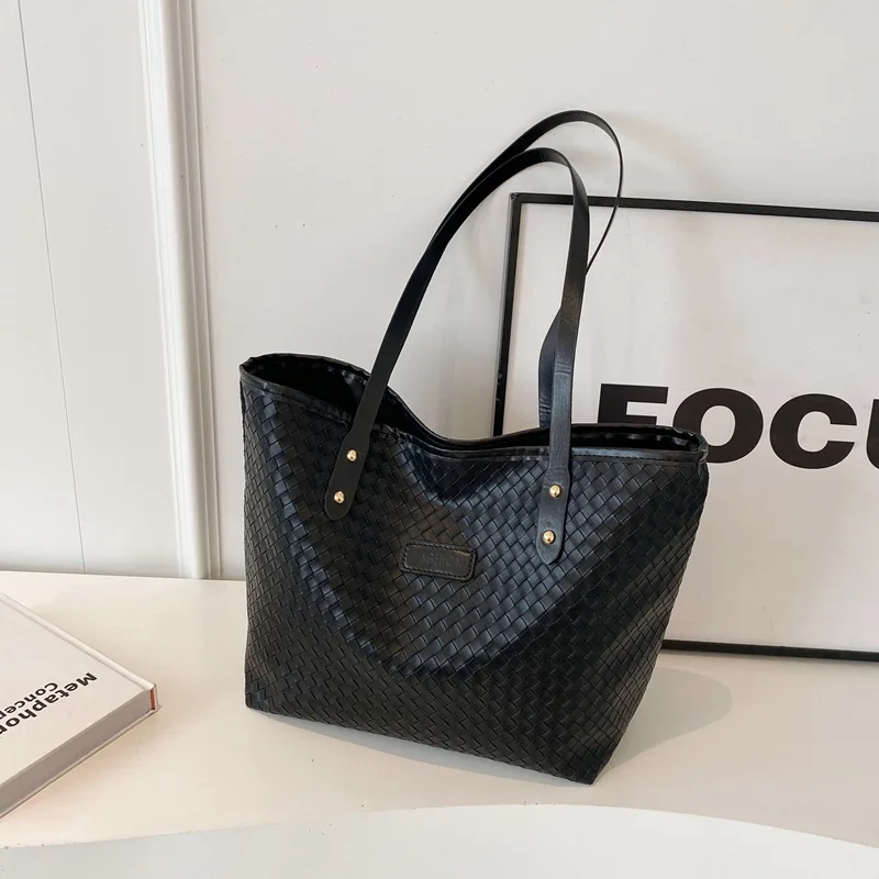 

High-quality Joker Shoulder Tote Commuter Shoulder Bag Large-capacity Bag Women Autumn and Winter New Woven Fashion Shoulder Bag