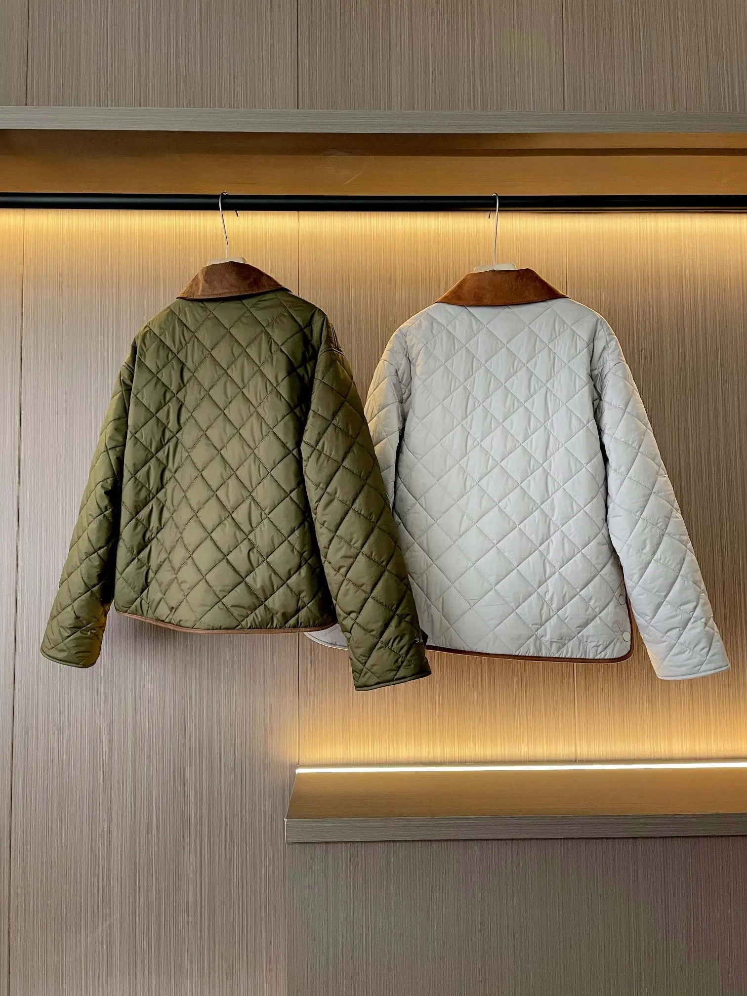 Retro-Style Collared Diamond Pattern Cotton-Padded Jacket, Short, Versatile, Slimming, Fashionable, Winter Style, Warm.