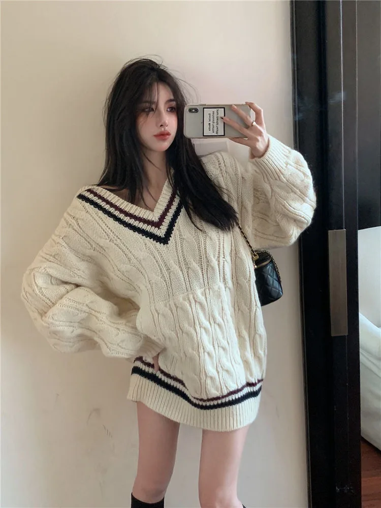 Hooded Sweaters 2022 Autumn Winter Casual Knitwear Women Color Block Knitting Pocket Deco Long Sleeve White Black Long Jumpers