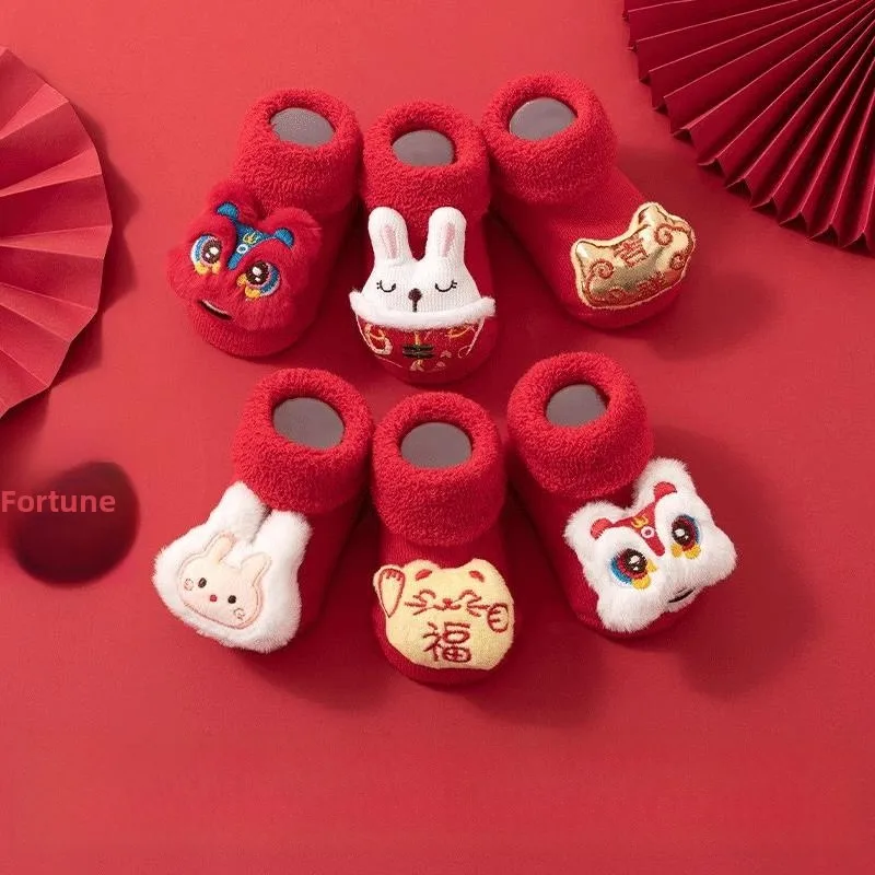 

Детские носки-тапочки красные, до середины икры, для ходьбы, для детей от 1 года, на День рождения, Новый год, нескользящие, для праздничных мероприятий