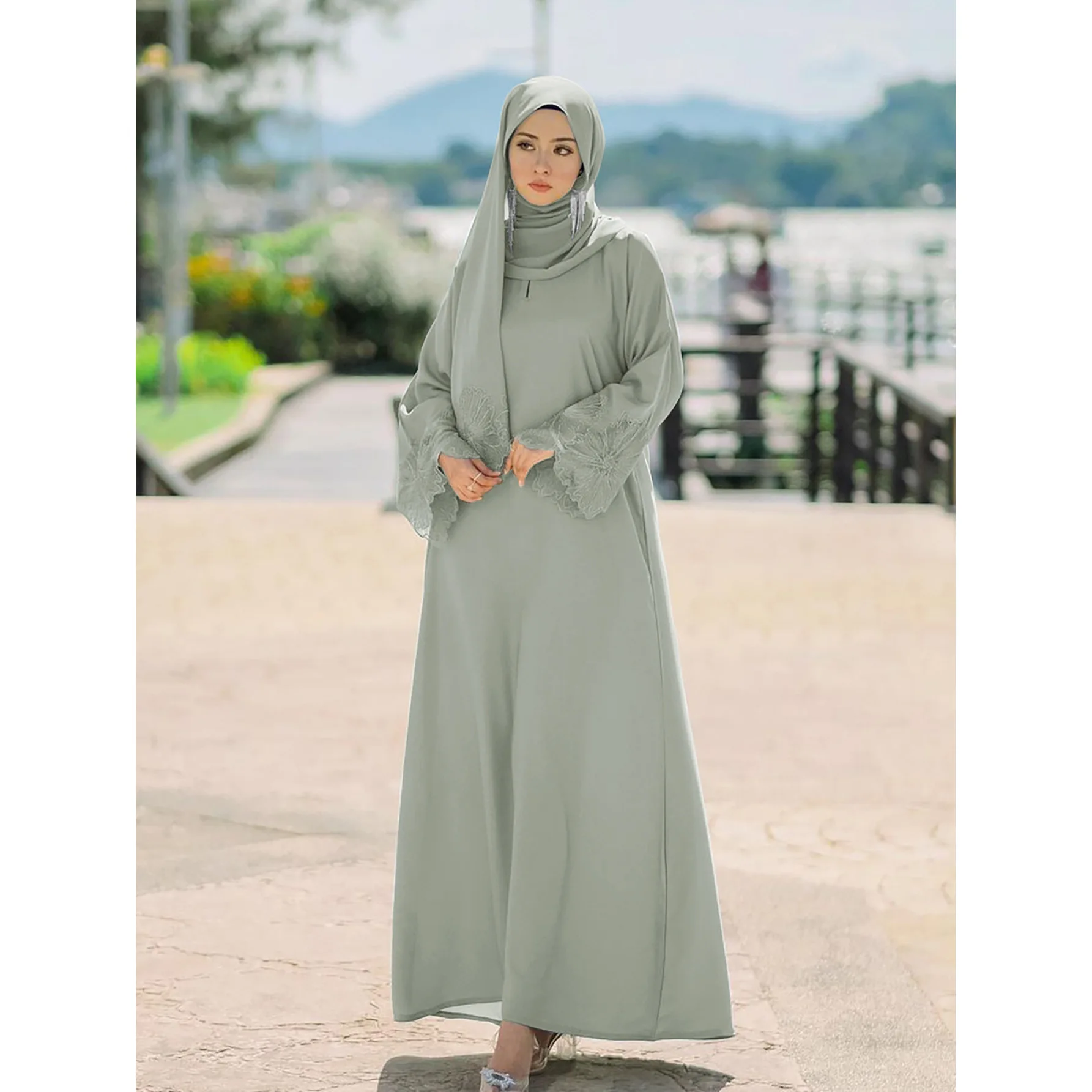 Abbigliamento da donna mediorientale senza diamanti Abito da donna musulmano Abito indonesiano malese con foulard