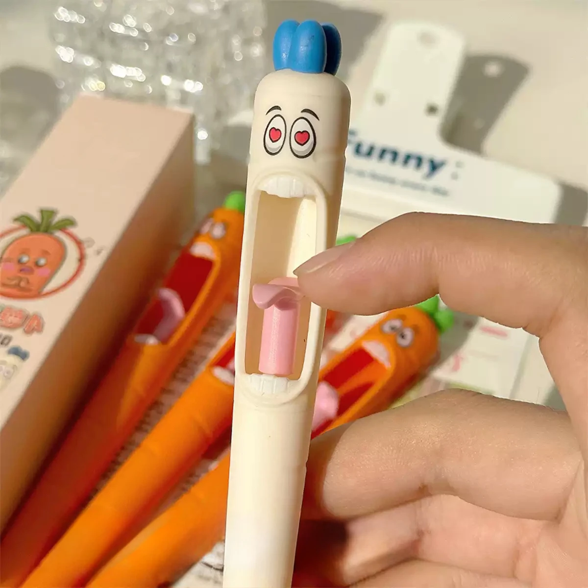 4pcs/set Carrot-click Gel Pen Carrot-shaped Funny and Fun Press Tongue to Release the Core Black Pen 0.5mm Office Pen