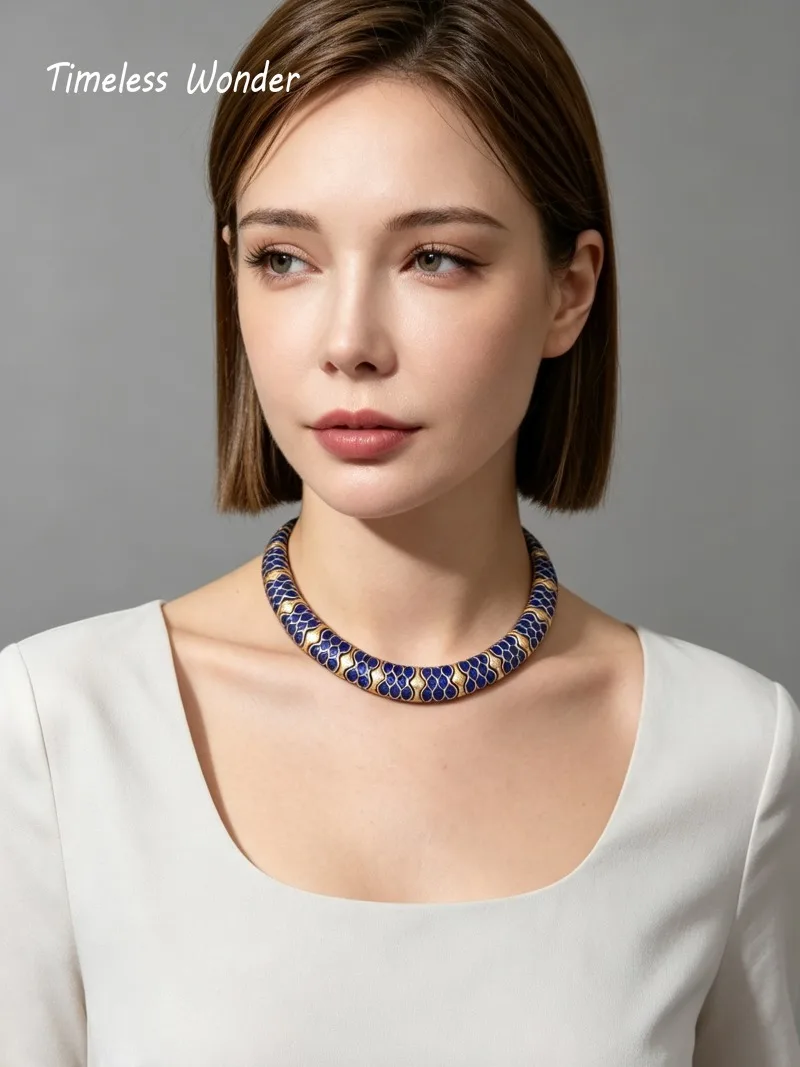 collana-da-donna-in-smalto-geometrico-con-pave-gioiello-di-design-retro-senza-tempo-rara-elegante-raffinata-e-carina-4526