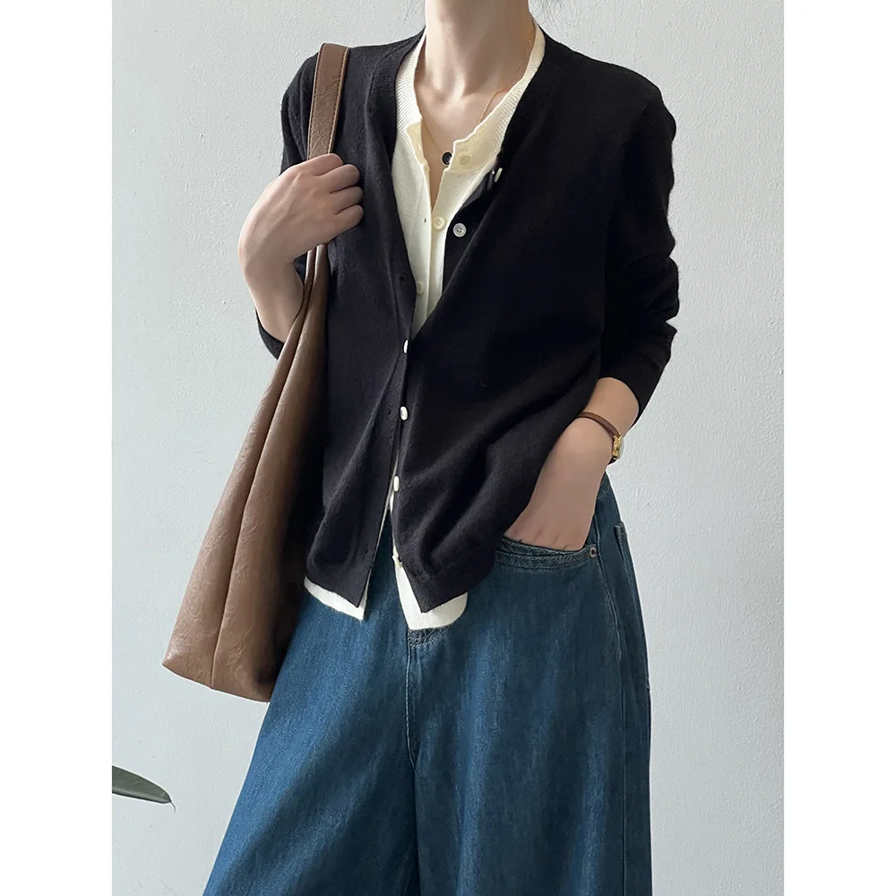 เสื้อแจ๊กเก็ตสตรีสีบล็อกคอกลมปลอมสองชิ้นถักเสื้อสเวตเตอร์ถักผู้หญิงฤดูใบไม้ผลิ slimming เสื้อกันหนาวบาง