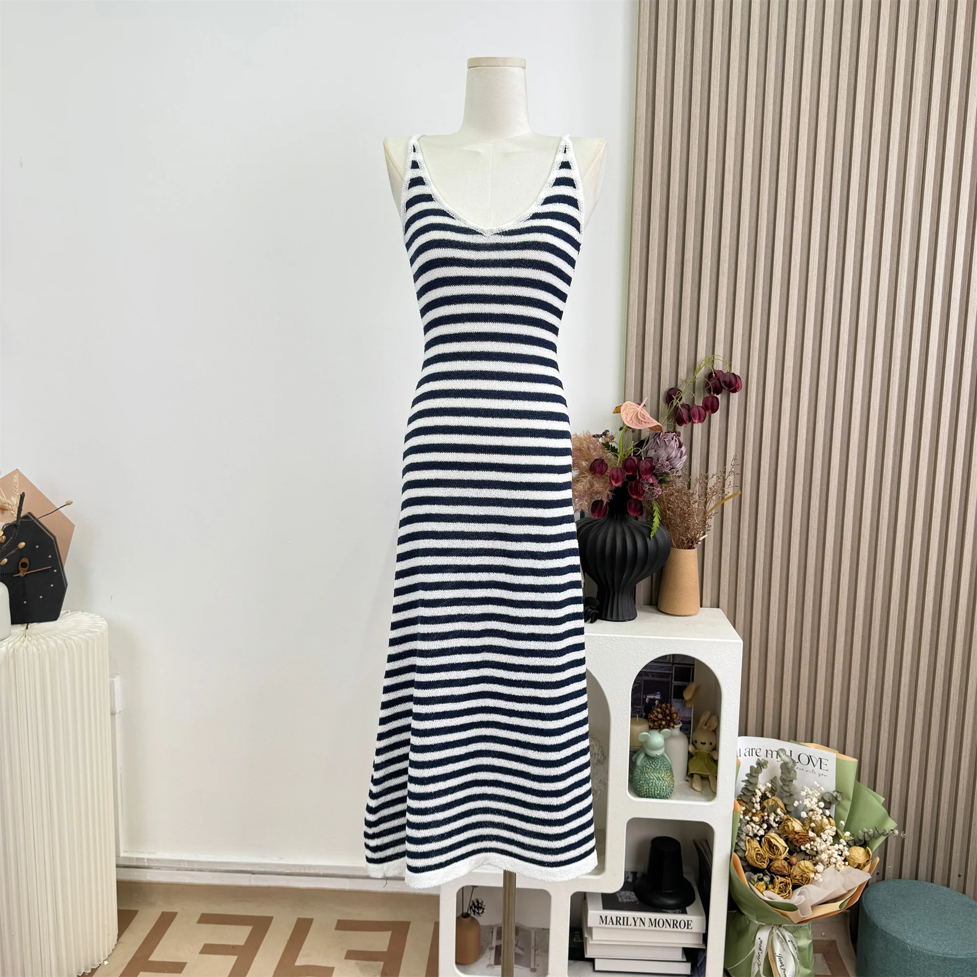 

Летнее полосатое вязаное платье без бретелек, женское повседневное платье-жилет без рукавов с завышенной талией, длинное платье в винтажном стиле F921