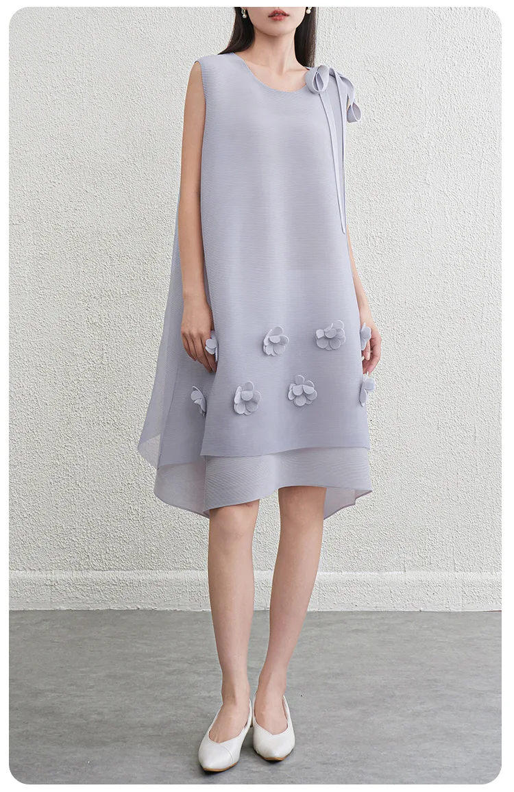 Miyake Plissiertes Kleid für Damen in Grau mit 3D-Schleife und Blumenapplikation, Frühling/Sommer 2026, A-Linie, Party, Schick, Stilvoll, Dezentes, Cooles Outfit – Detail 8