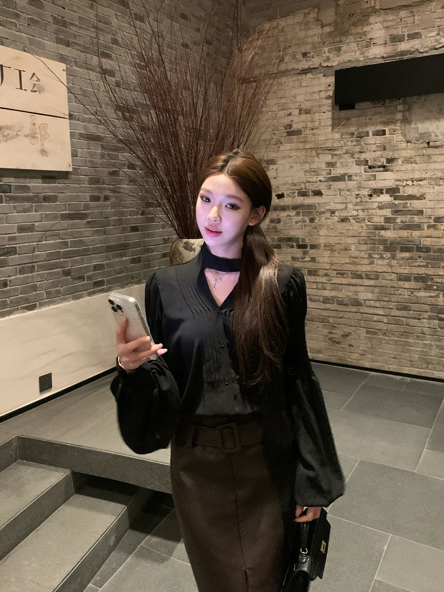 

Женская свободная блузка из шифона с V-образным вырезом, новинка весенней коллекции, французский стиль, приятная к телу, дышащая, с длинными рукавами