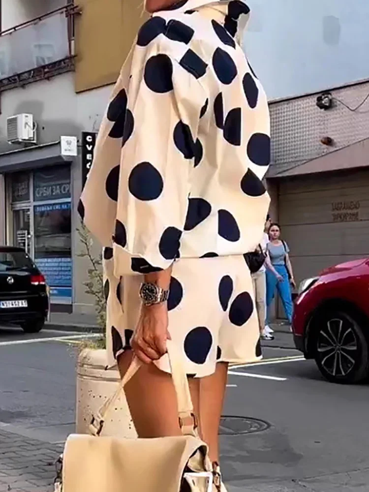 Autumn Long Sleeved Loose Commuting Outfit Fashion Street Polka Dot Print Two Piece Set Women Lapel Button Shirt and Shorts Suit