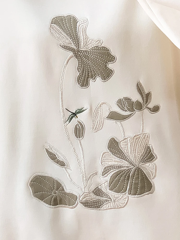 Autumn Winter Embroidered Floral Sweatshirt Women Long Sleeve Loose Casual Boyfriend Tops Pullovers Female 2025 New Beige Jumper