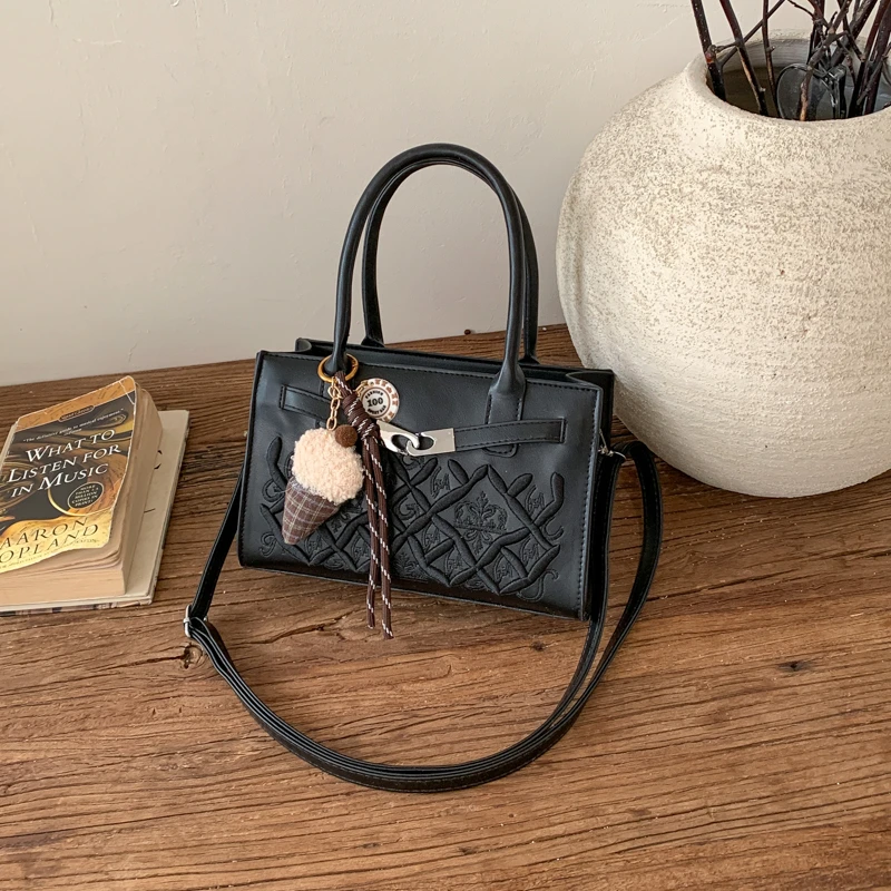 

Elegant Ladies Leather Crossbody Bag With Luxury Designer Touch For Everyday Fashion And Comfortable Carry