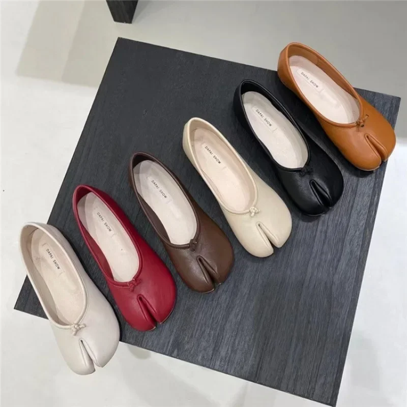 Tabi Shoes Woman Microfiber Leather Comfy Flats Split Toe Slippers Soft Bottom Loafers Brief Ladies Trotter Moccasins 2024