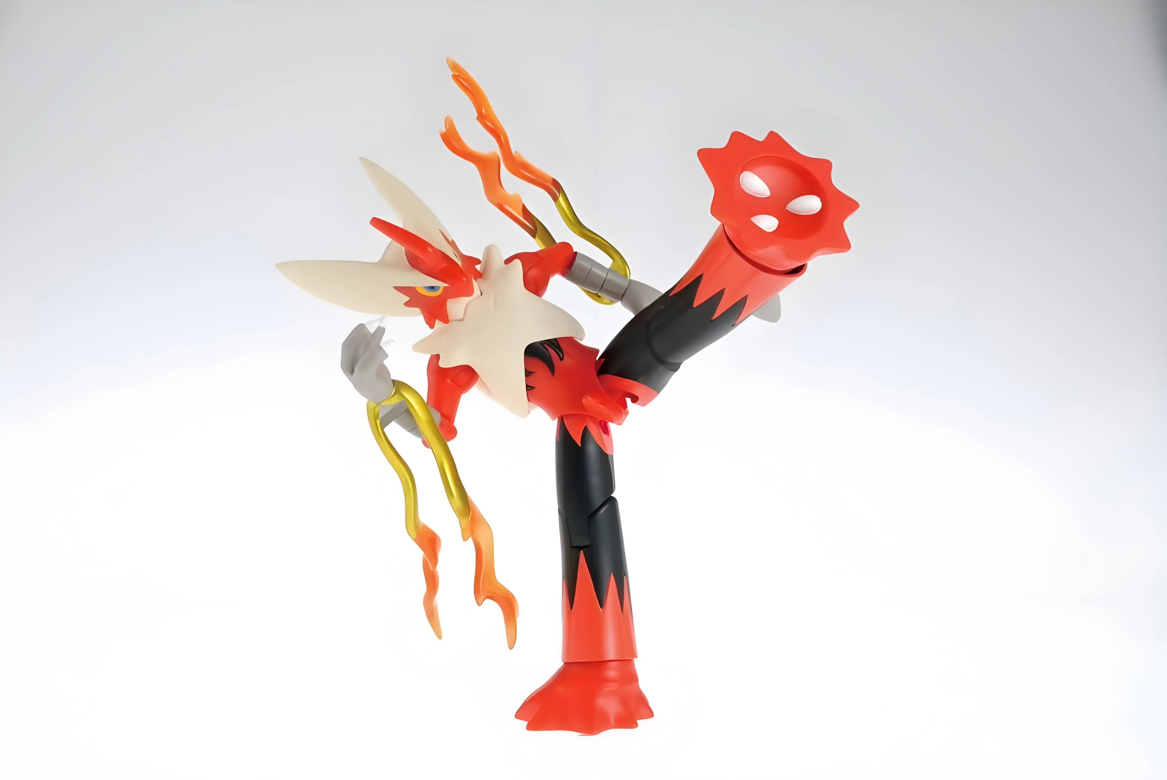 Bandai Original Pokémon Mega Blaziken ​ ​   Figurines d'action Anime, jouets à assembler, modèle de collection, ornements, cadeaux pour enfants