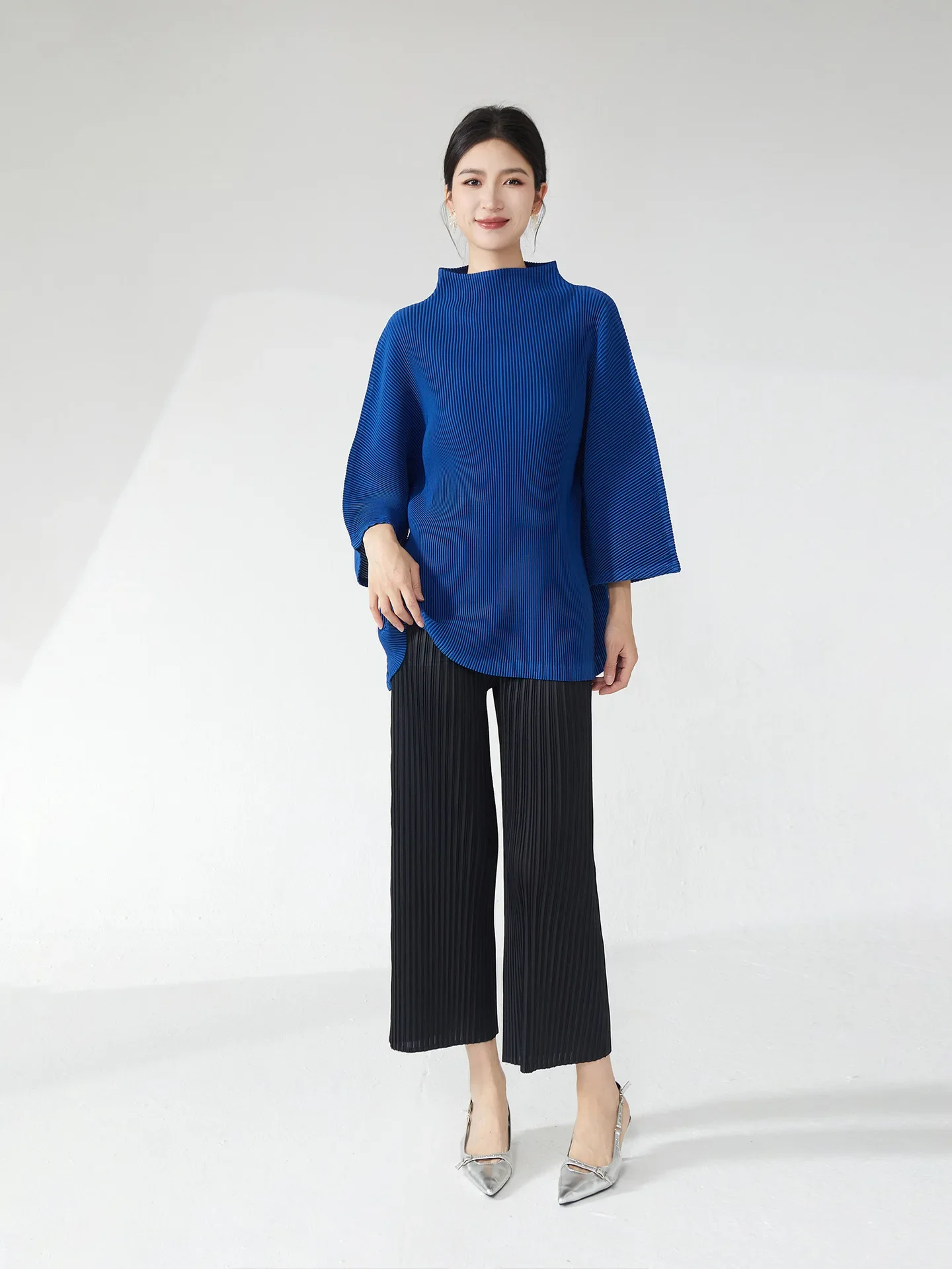 YUDX 三宅折り春夏新作レディースブラウス気質ルーズバージョンタイプ薄手ハーフハイネック7点袖Tシャツ