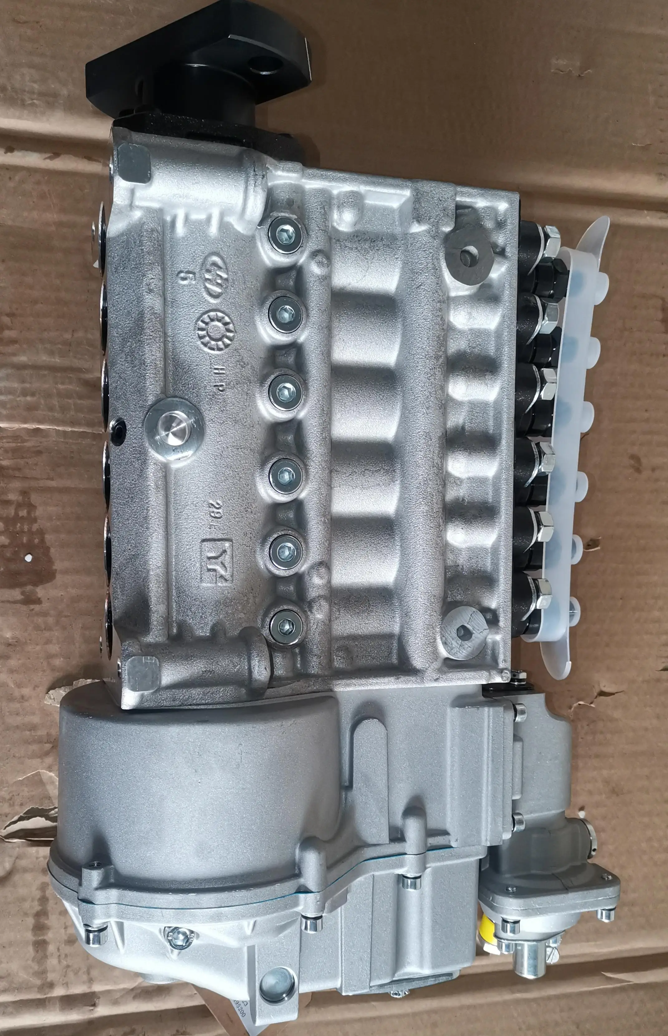 【2026 Hot Selling】SINOTRUK HOWO 371 Wd615 Heavy Truck Spare Parts VG1560080023 Fuel   Pump