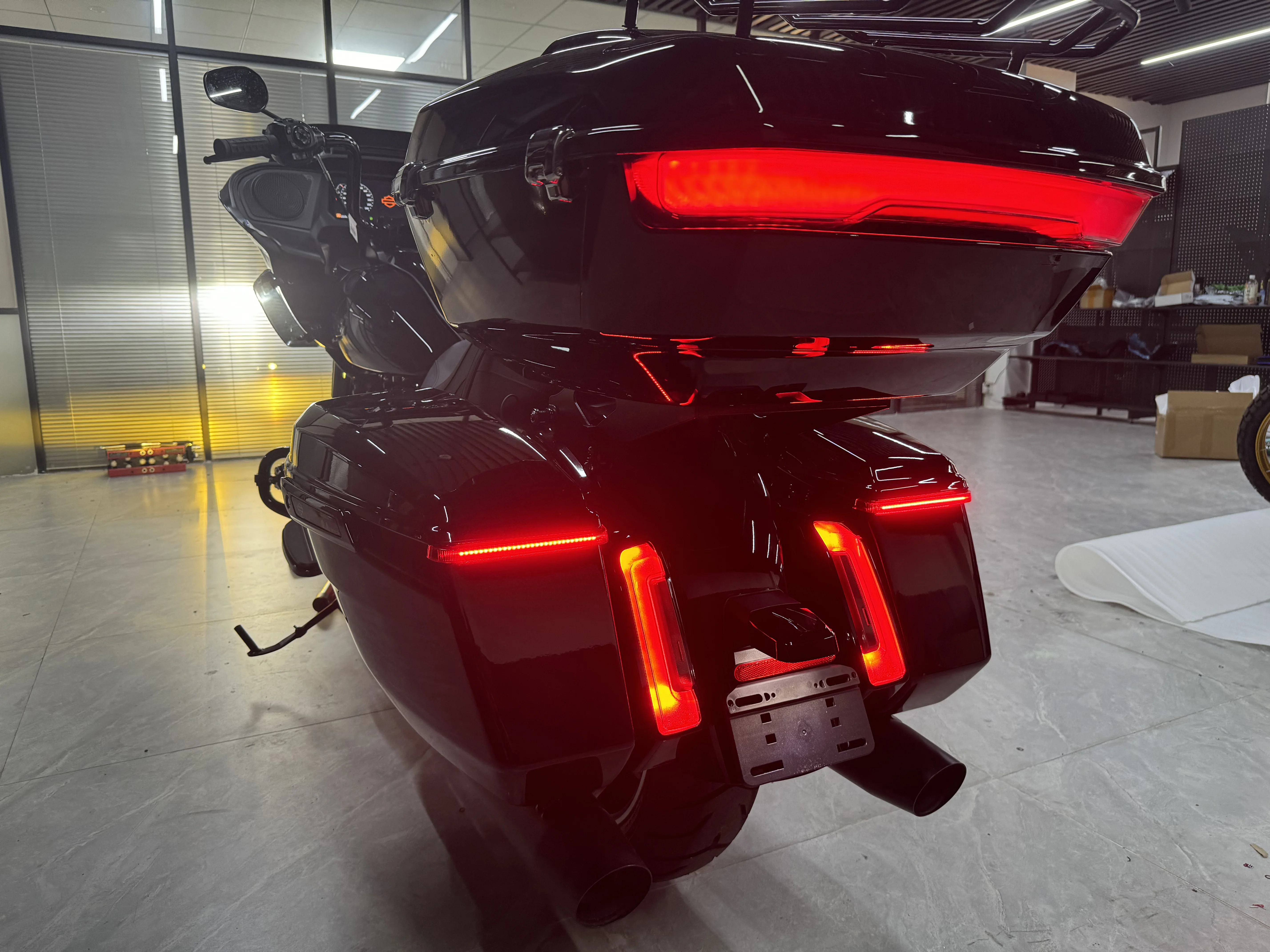 For Harley CVO Road Glide ST Street Electra Glide Touring 2023-2026 LED Saddlebag Turn Signal Brake Light