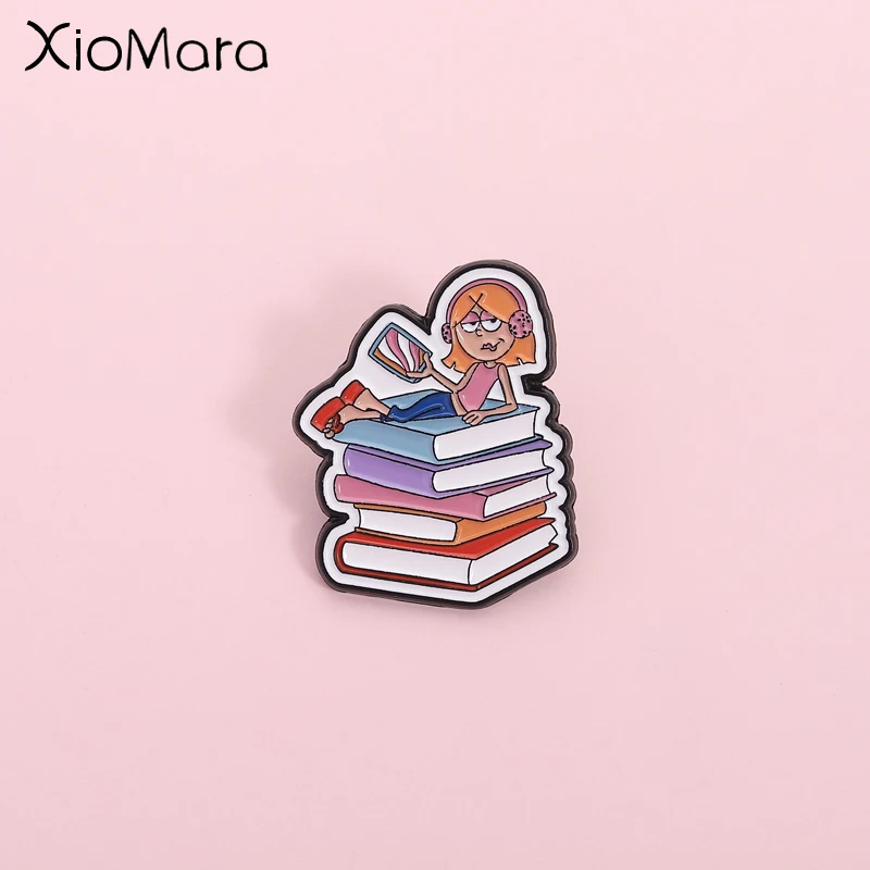 Cartoon-Figuren Emaille Pin Verspieltes Mädchen Buch Brosche Revers Rucksack Metallic Abzeichen Modeschmuck Geschenk für Freund