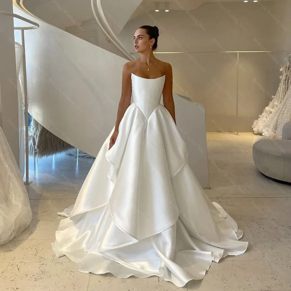 Wedding Dresses for Women Elegant White Strapless A-Line Gowns Sleeveless Pleat Ruched Floor Length Sweep Train Bridal Dresses
