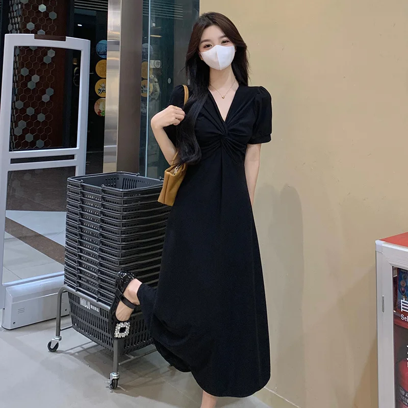 Fat mm French Cross V-neck Black Dress 2023 Summer New All-match Short Sleeve Hepburn Style Kink Closed Waist Show Skinny Skirt