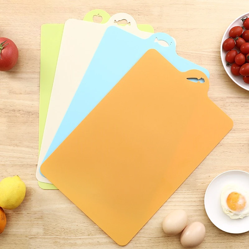 New 1PC Kitchen Cooking Tool, Flexible Plastic Ultra-thin and Bendable Cutting Board, Food Slicing and Vegetable Cutting