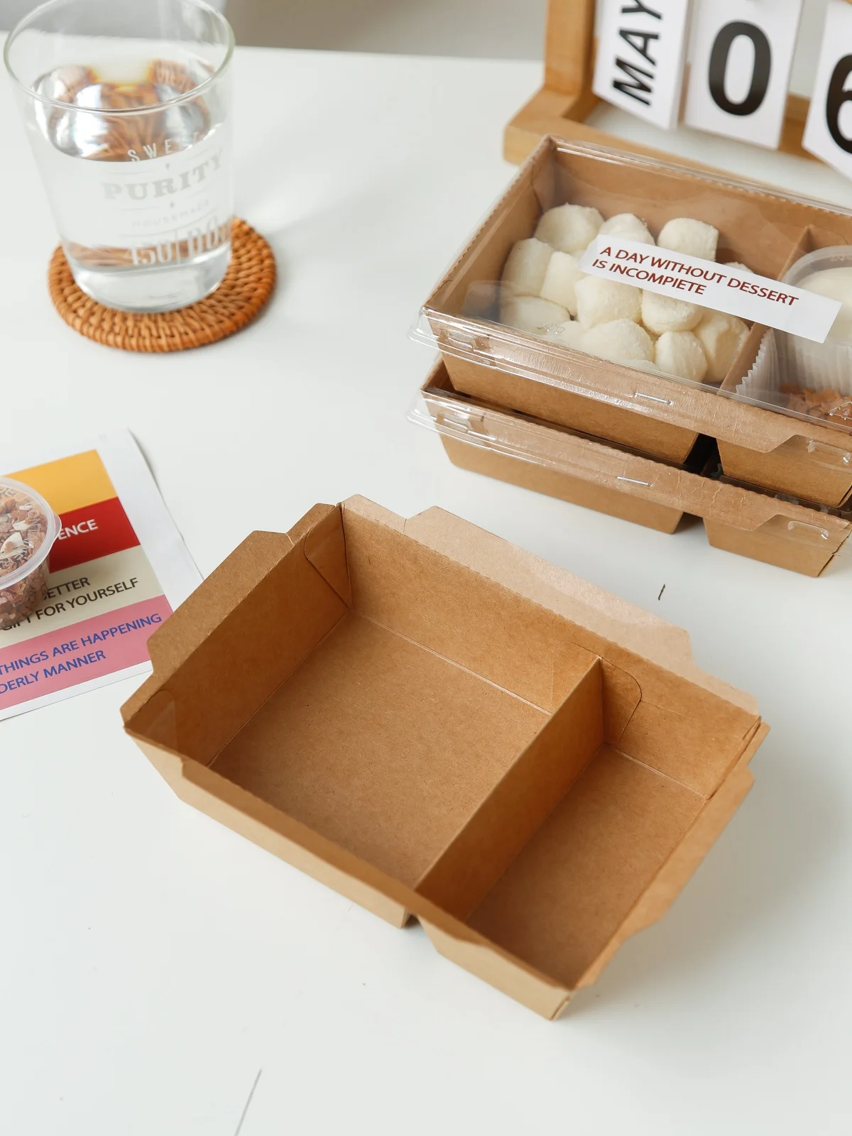 Trendy Milk Foam Dip Sauce Bamboo Skewer Fork Cup Pa Lunch Double id Leather Separator Paaging Box for Street Vendors