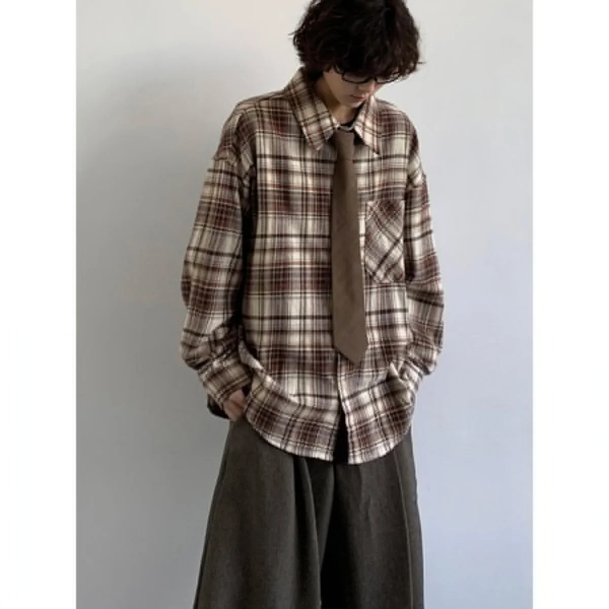 

Женская длинная куртка в клетку на подкладке, свободного кроя, модная, универсальная, осенняя, новинка 2025 года, в стиле ретро, Гонконг