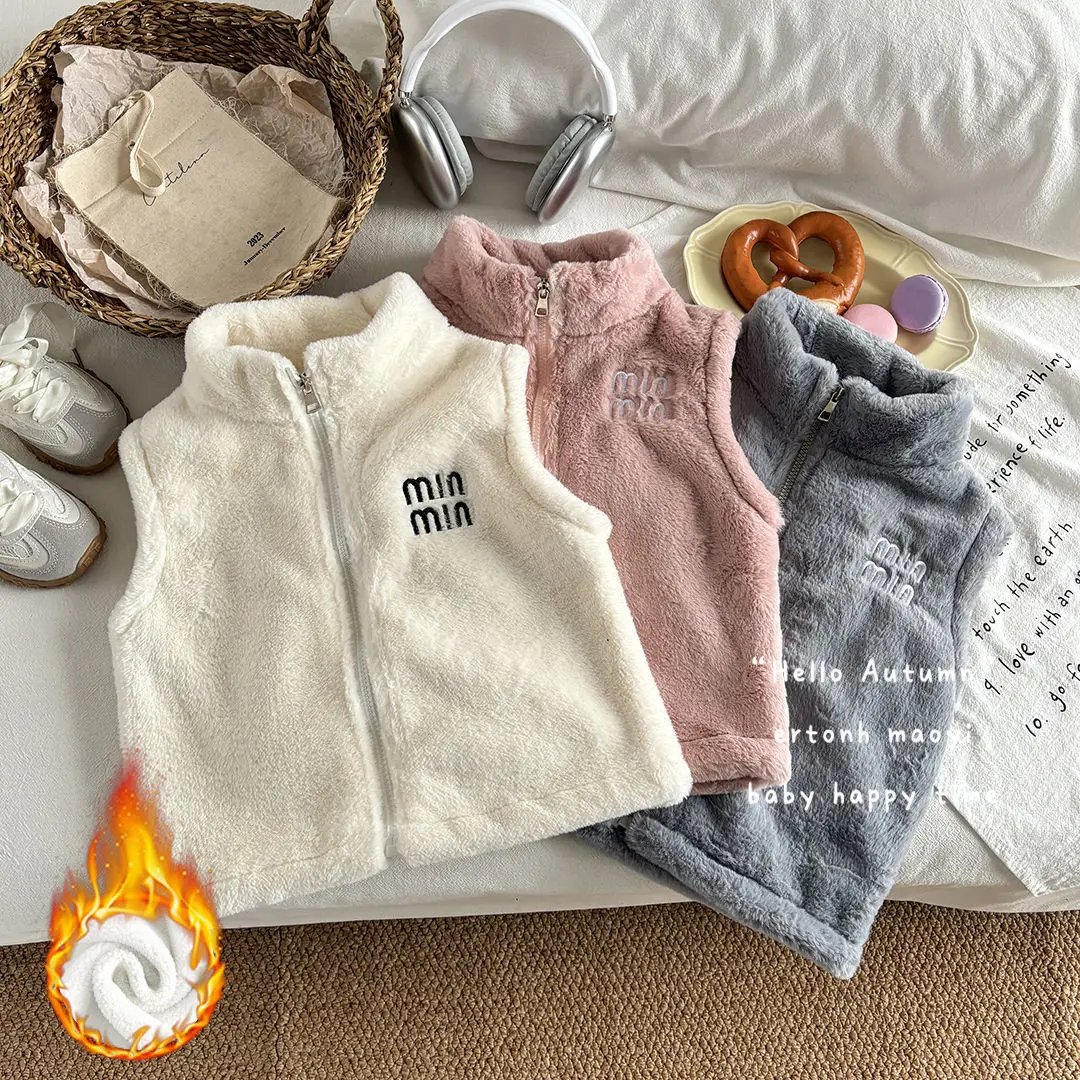 

2025 Kids Waistcoats Children's Winter Fur Vest Plush Embroidered Letter Kids Waistcoats Outerwear Vest Coats Boys Girls