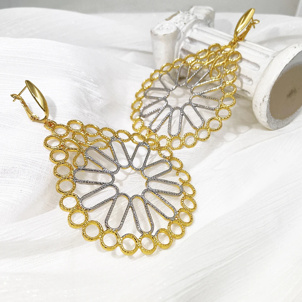 GZJPEI Ausgehöhlte Große Tropfenohrringe Zweifarbige Geometrische Hängeohrringe für Damen Mode Party Schmuck Geschenk 2026 Neu Trendig – Detail 6