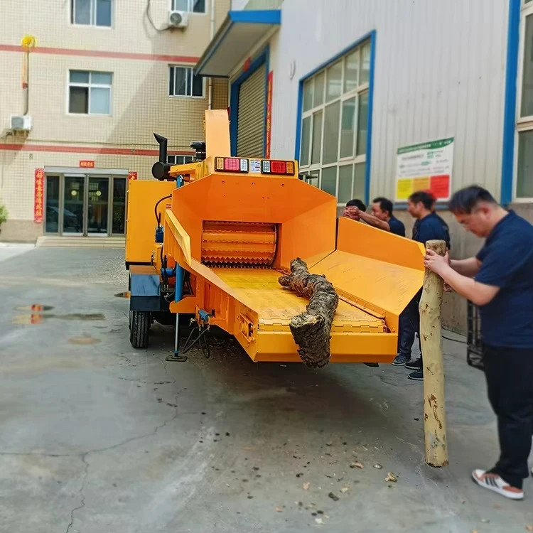 High Capacity Wood Chipper Machine Mobile Branch Shredder Crusher for Forestry Farm Orchard Garden Maintenance