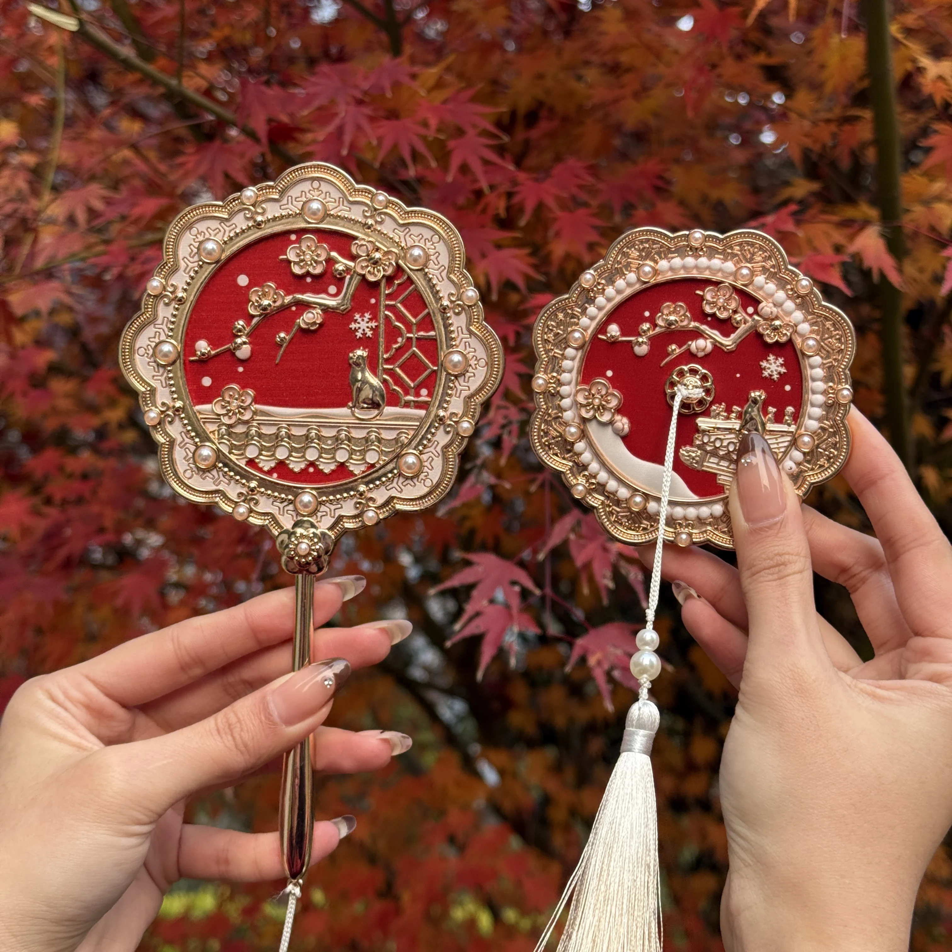 

Exquisite Flower Cat Traditional Chinese Style Handheld Makeup Mirror Tool Gift Box