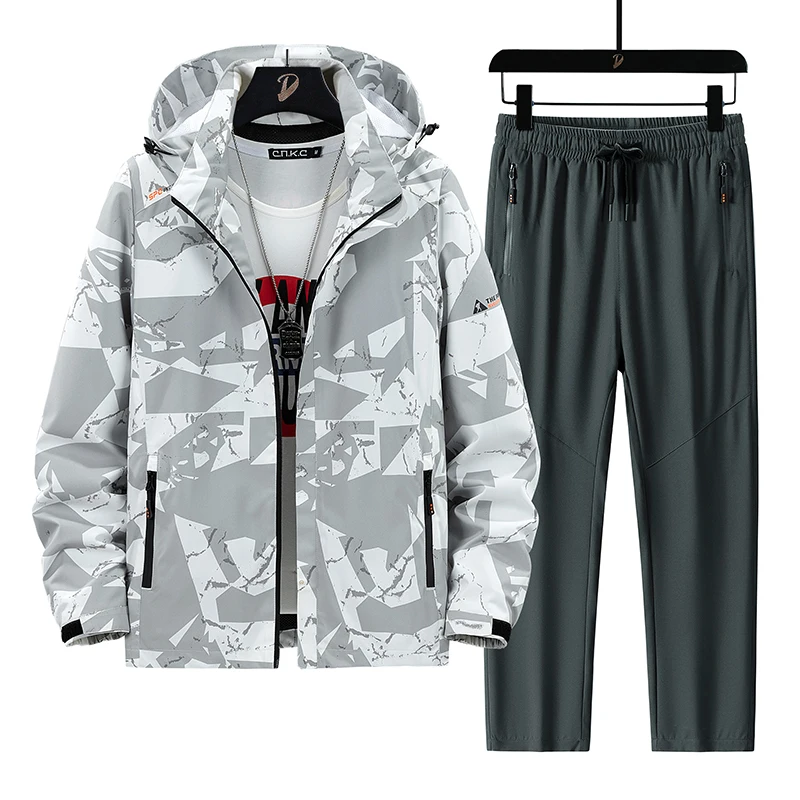 سترة هجومية سوداء عملية للرجال والنساء 2025 مجموعة بدلة المشي لمسافات طويلة في الهواء الطلق الجديدة لسترات الربيع والخريف للرجال