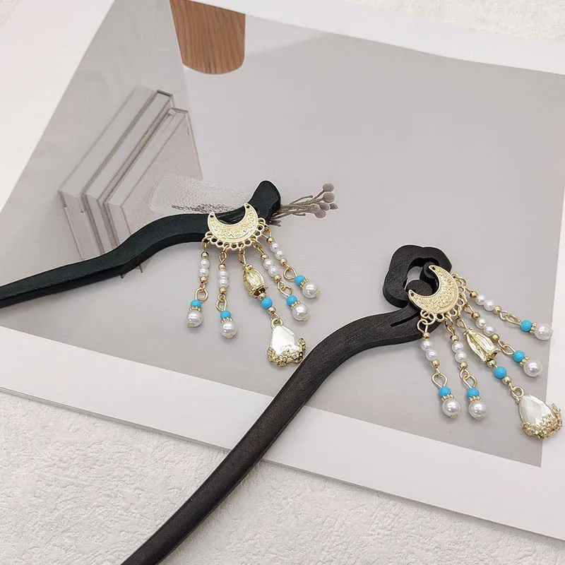 

Ethnic-style crescent-shaped tassel wooden hairpin with a high-end feel, Chinese-style coiled hairpin, Hanfu headwear
