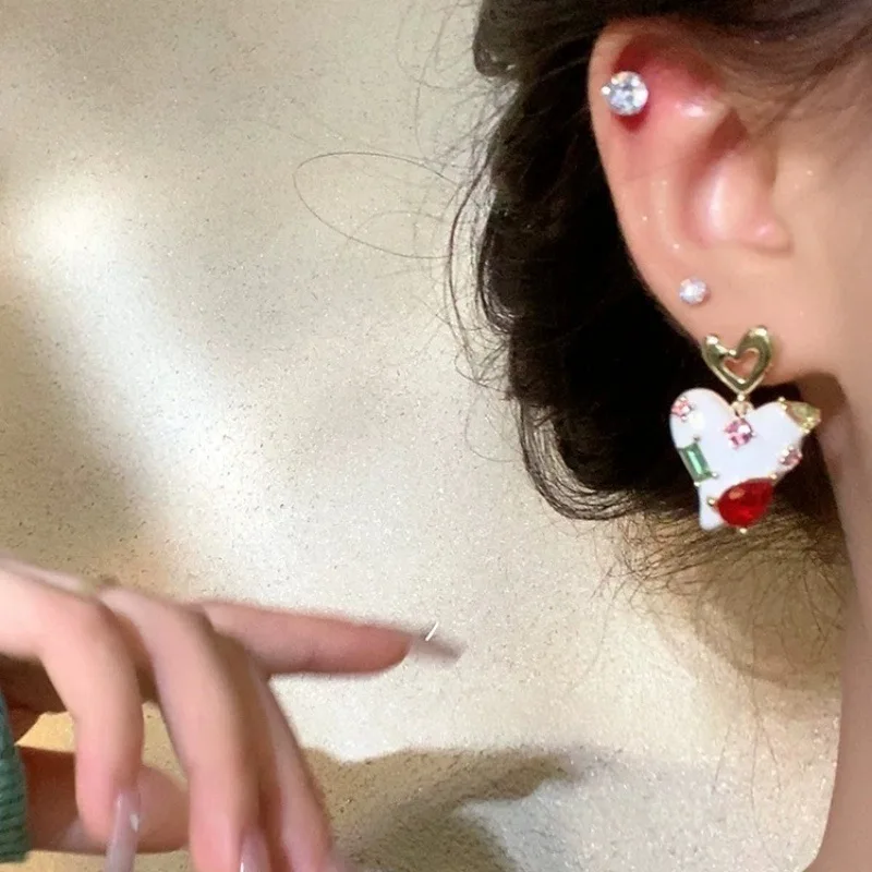 الأزياء الملونة الزركون على شكل قلب أقراط للنساء الحلو لطيف الأبيض المينا انخفاض الأقراط الزفاف المشاركة مجوهرات هدايا