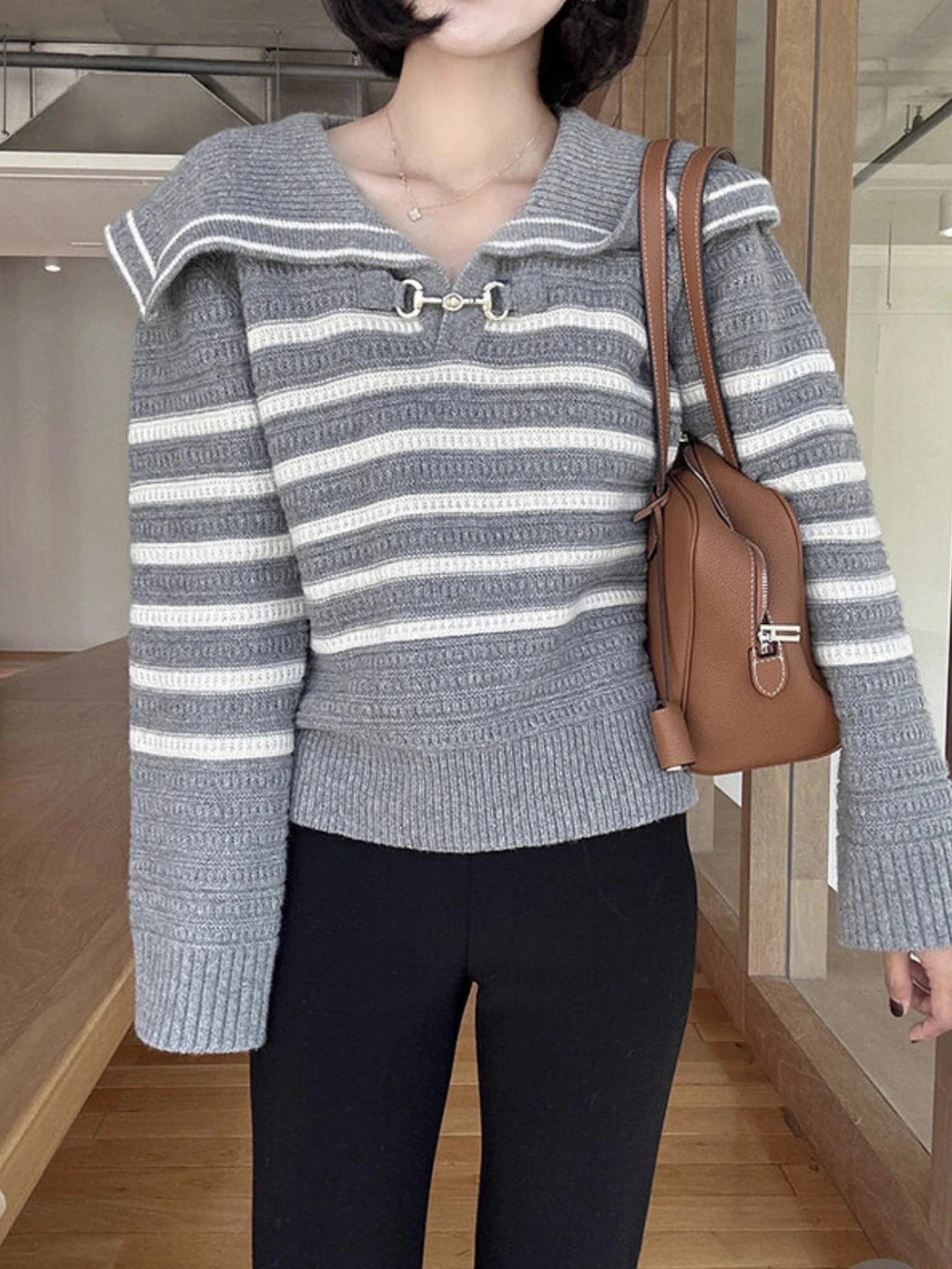 سترة متماسكة مخططة ناعمة بياقة بحرية فضفاضة تناسب اللون بلو شتاء جديد وصول المرأة Faion كلية Sle طويل Sve