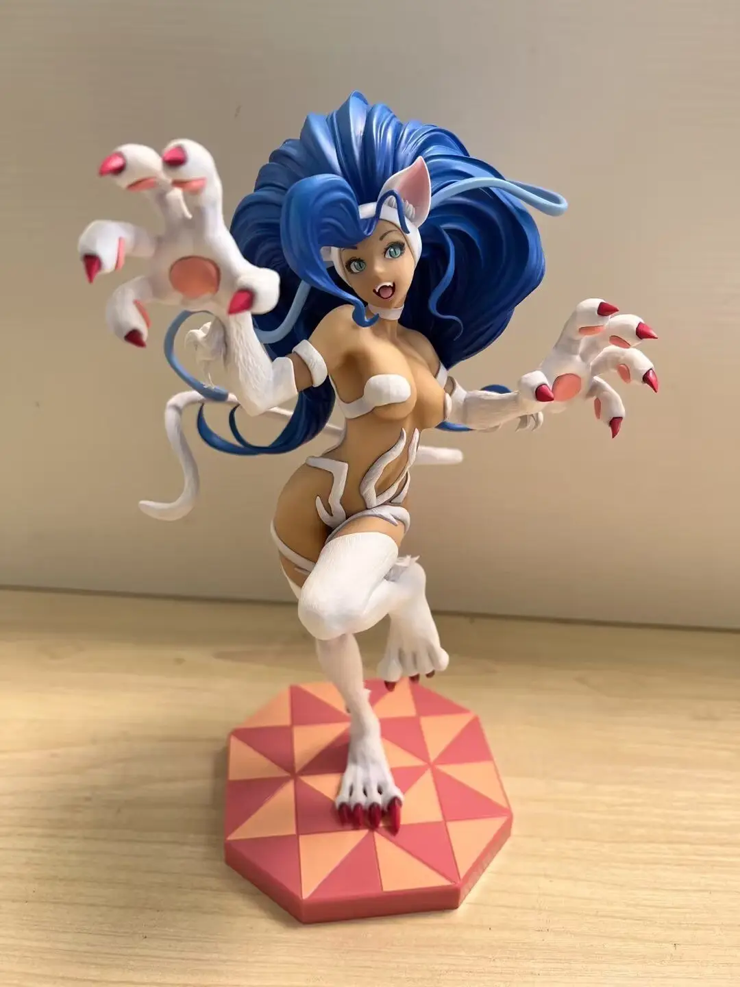 

Hand-Made Demon Succubus Monica Lilith Felicia Game Animation Ornaments Model Beautiful Girl Collectible Action Toy Figures