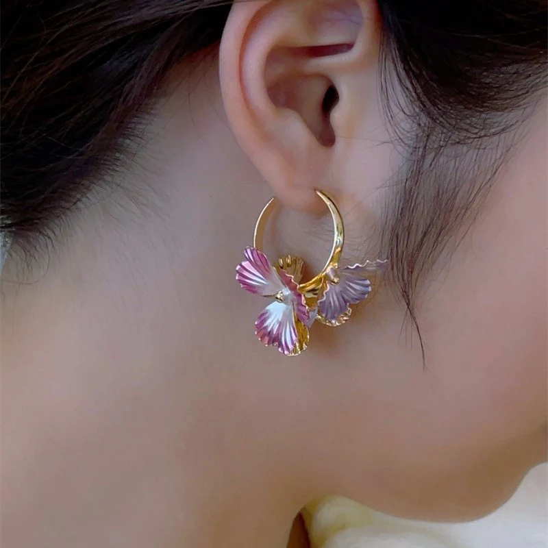 زهرة معدنية C آخر أقراط للنساء المينا محكم البتلة مجوهرات الأزياء أنماط جديدة أنيقة الصيف اكسسوارات هدايا C1940