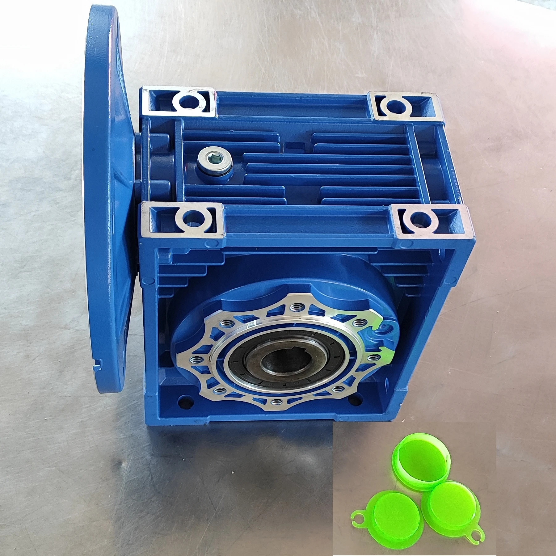 

Chelsea Worm Gearbox NMRV090 Input19/24/28mm Output 35mm Ratio 7.5:1-100:1 Motor 0.37kW-4Kw Worm Gear #94 Cooper +Mineral Oil